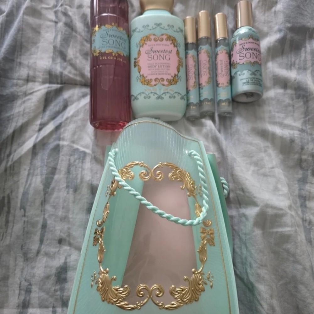 BATH & BODY WORKS SWEETEST SONG FRAGRANCE MIST FULL SIZE , 3 TRAVEL PERFUMES, RO
